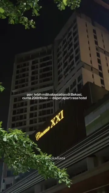 Awalnya sih aku nggak punya alasan khusus buat staycation di Bekasi. Sampai nemu