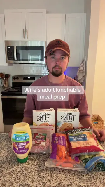 Adult lunchables for my wife’s lunch this week. Salami, cheese, carrots, ranch, 