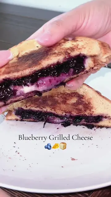 Blueberry grilled cheese 🫐 #blueberry #blueberrygrilledcheese #fy #fyp #viralti