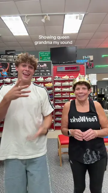 QUEEN GRANDMA HILARIOUS #asl #signlanguage #xyzbca #viral #trending 