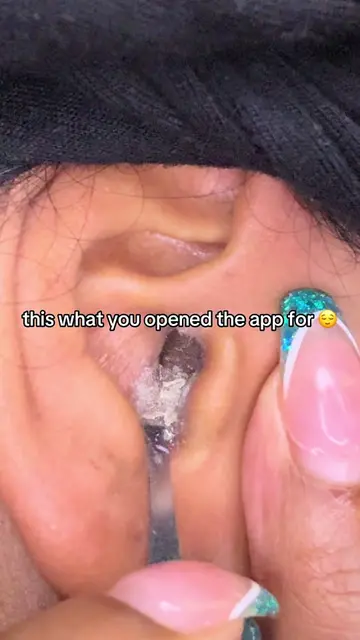 now tell me THAT wasn’t satisfying  #earflakes #oddlysatisfying #satisfying 