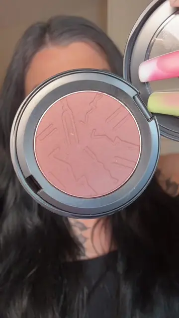 trying out what many are calling the “anti-blush”: @M·A·C Cosmetics film noir bu