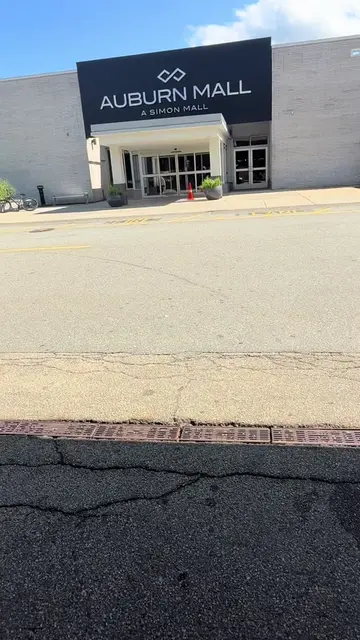 🏬 DEAD MALL SERIES: Auburn Mall — Auburn, Massachusetts Is the Auburn Mall actu