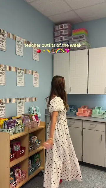 outfits of last week 💕 which one is your fav?! ✏️🌈🍎📚  #teacher #OutfitsOfThe