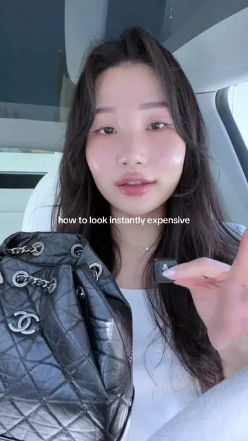 3 handbag essentials that make you look instantly expensive 🖤 products: @Dr.Alt