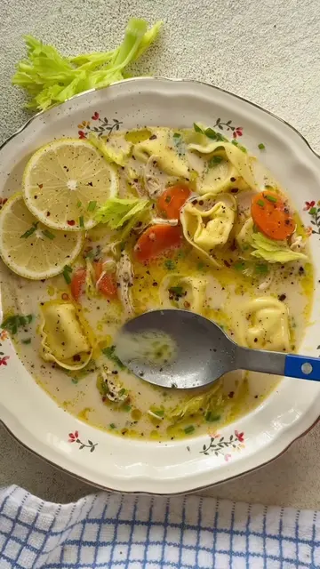 new season of SOUPS THAT DON’T SUCK is hereeeee 🥣  ignoring the fact that it’s 