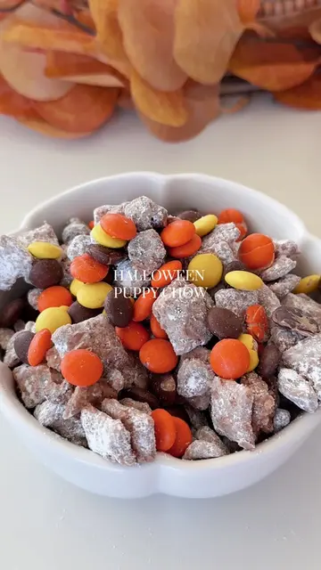 Halloween puppy chow season is here 🤤✨🧡👻  #puppychow #halloweendesserts #asmr