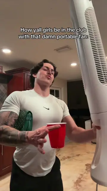 I be jealous of that one girl with the fan🤣 #fypシ #funny #comedy #relatable #vi