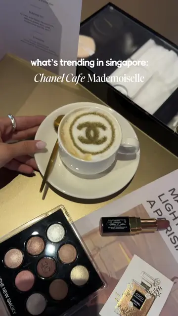 your sign to visit the Chanel cafe mademoiselle in Singapore this week! ✨ Celebr