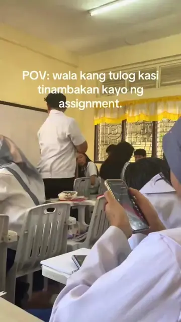 Kapag ang dami mong notes pero hindi mo alam saan magsisimula 😭📚 #StudyTokPH #