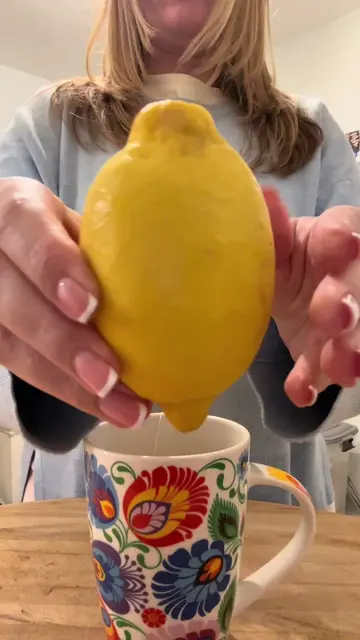When life gives you lemons…  How have I just discovered this?  #lemons #foodtips