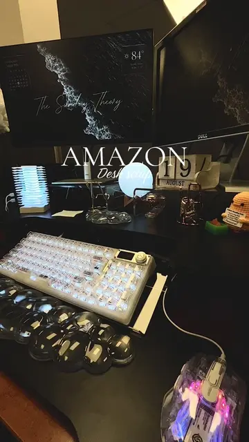 Just can’t get enough of this set up ! 🤍 #blackdesksetup #clouddesk #acrylicdes