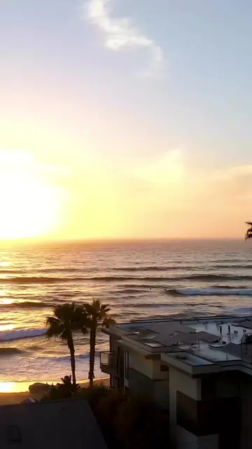 San Diego beach getaway without the luxury price tag? 🌴🌊  The Beach Cottages p