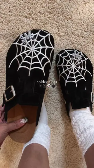 a must for spooky season 👻🕷️ #tiktokshop #tiktokshopfinds #fallclogs #fallshoe