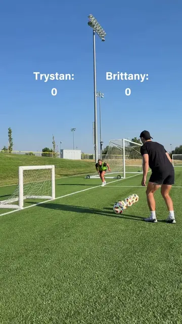 1v1 soccer couple edition… who would you try this with?? #Soccer #couple #soccer