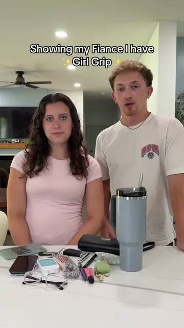 This is what Girl Grip actually looks like… 😆 #couples #Relationship #challenge
