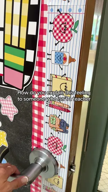 Forever obsessed with this room. 🥹 #classroomdecor #classroominspo #90sclassroo