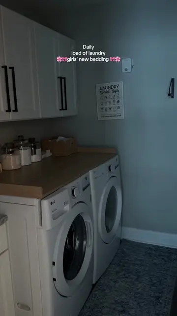 The girls’ room turned out so cute! It was a busy laundry day and it literally t