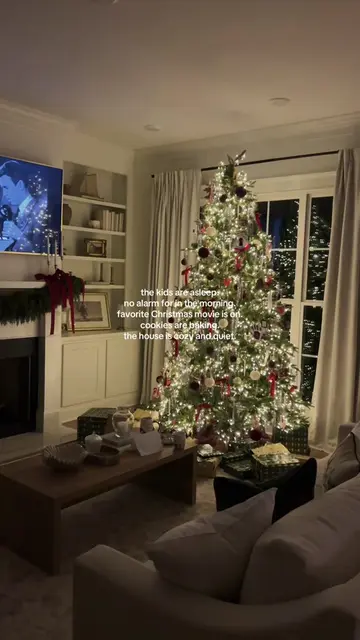 Nothing better 🎄 #christmas #christmasdecor #christmascountdown #christmastree 