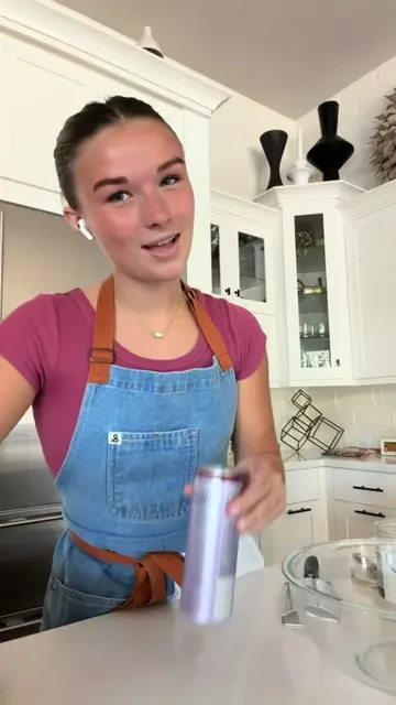 This is just a whole cooking show at this point… not mad about it tho ✨🥑🍋🧅🥫�