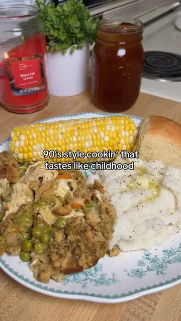 Cheesy chicken stuffing casserole ❤️🥘 Anything in a casserole brings me right b