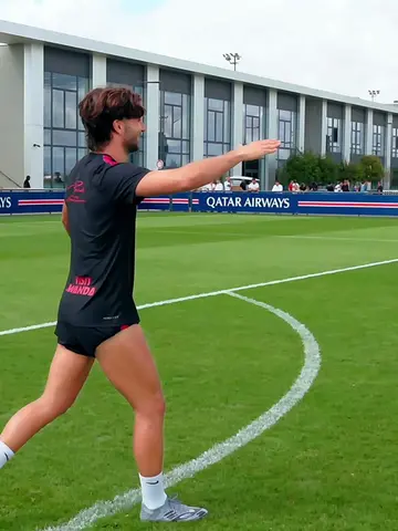 Ya lo llaman ‘Ferri’  💗 #ferrantorres #desiredoué #ferri #psg #training 