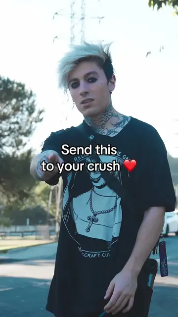 Uh oh if you’re seeing this you might be getting crushed on… Sh0w this to your c