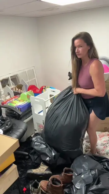 How to start decluttering? And get rid of junk in your home fast!  1. Take the r