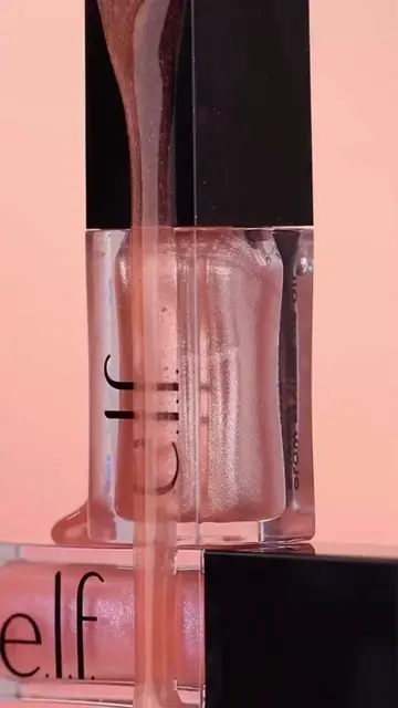 #sampletok 💋 Free e.l.f. Glow Reviver Lip Gloss alert! 😍✨ Juicy shine, soft hy