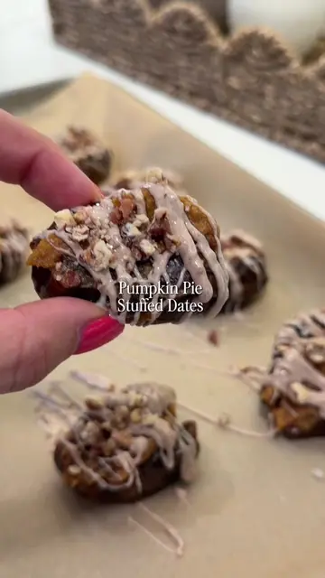 Pumpkin Pie Stuffed Dates 🎃🤎 The easiest no-bake fall dessert and the perfect 
