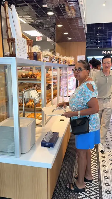 A little taste of South Korea with a French twist 🇰🇷🥐✨ @Paris Baguette US in 