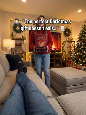 Santa’s sleigh… actually floating. 🎅✨ No strings — just magnetic levitation and