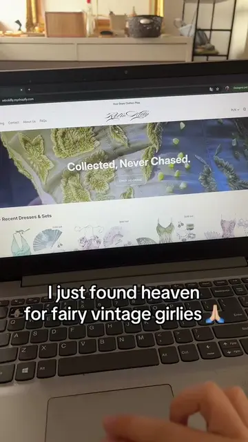 Kisses for all my fairy girls! #fairycore #whimsical #slowfashion #vintagefashio