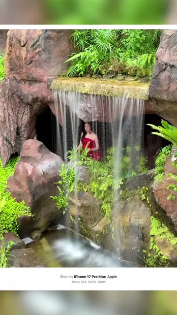 Dreamy Waterfall Photos in a Red Dress. #ช่างภาพนะฮราฟฟู่ว #ถ่ายไงได้งี้ #เทคนิค