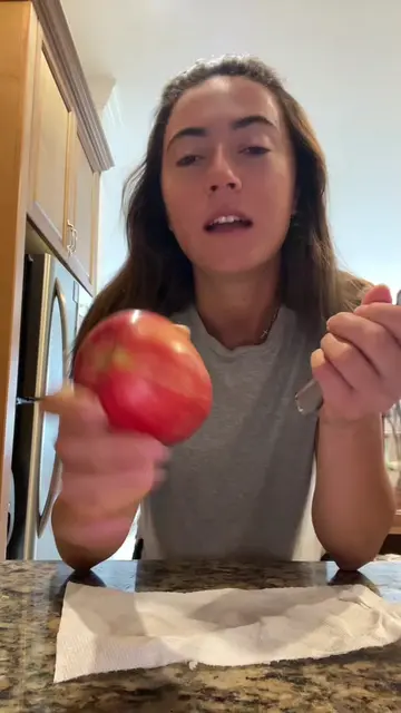 Please tell me you know what movie I was quoting 😭😂 #apple #eating #foodhacks 