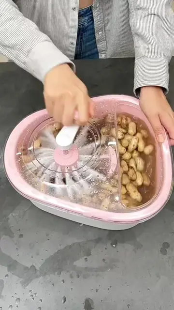 Quick to wash peanuts😏#gadgets #coolgadgets #amazonfinds #HomeFinds #fyp 