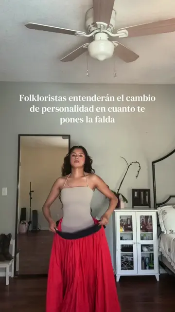 Yo antes de ponerme la falda: 🧍🏻‍♀️ Yo después: 💃🏻✨#folklorista #fyp #mexico
