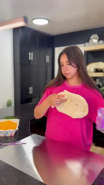 Steven’s postpartum breakfast burritos are officially prepped 🌯 I’m using flour