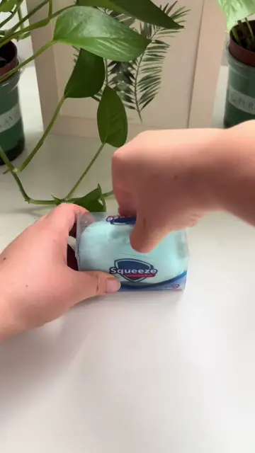 Amazing!🤩 Whether you squeeze it gently or hard, it can recover quickly.#squish