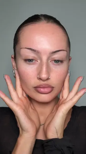 AD 20 minutes to glass skin. The secret to a flawless makeup base is the @byoma 