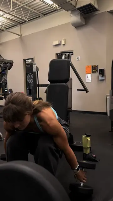 I <3 shoulder press @AYBL code ADELINE #gym #GymTok #workout