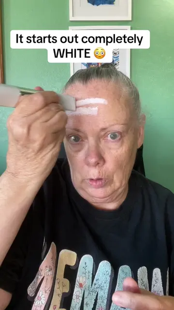 This ELROEL foundation goes on white, blends into your skin tone, and helps cove