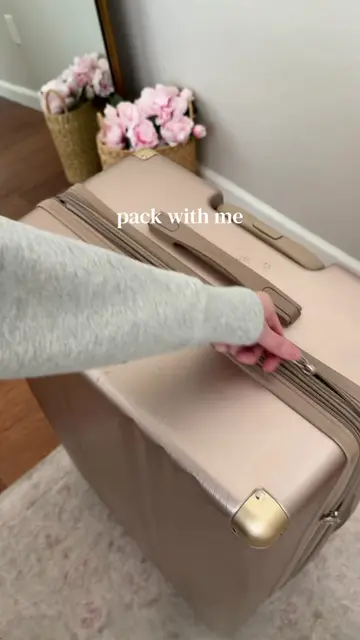 who doesn’t love a good packing video 🙂‍↔️🤏🏻 #packwithme 
