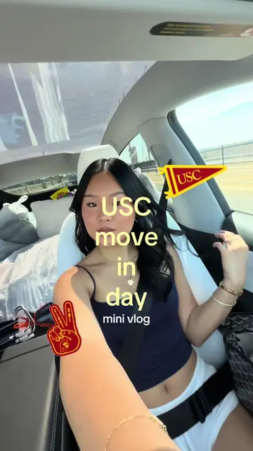 WHO WANTS TO BE FRIENDSS 😛 Stay tuned for more back to school vids! #moveinday 
