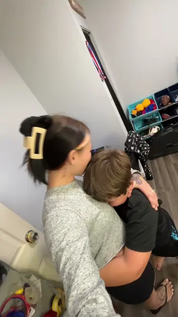 When I say my heart MELTED when he started to cry… CHATTT🥺😭 MOM & DAD DID THEI