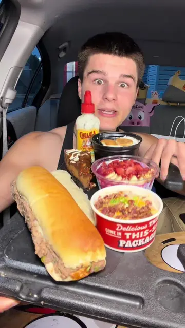 Free never tasted so good🥹 #mukbang #foodreview #fastfood #freefood #restaurant