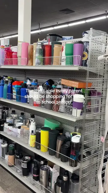 Back to school thrifting 🥳 #lunchbox #waterbottle #hydro #backtoschool #thrifte