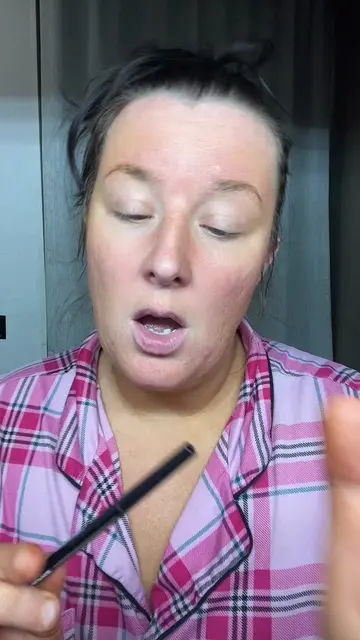 Eyeshadow tutorial 💋 #lipcombos #makeuptutorial #makeuplook #grwm #getready 