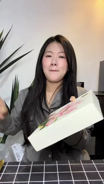 Unbox tiếp nè, cuối cùng cũng săn được bánh của nhà QL 👏👏👏 #unbox #unboxing #