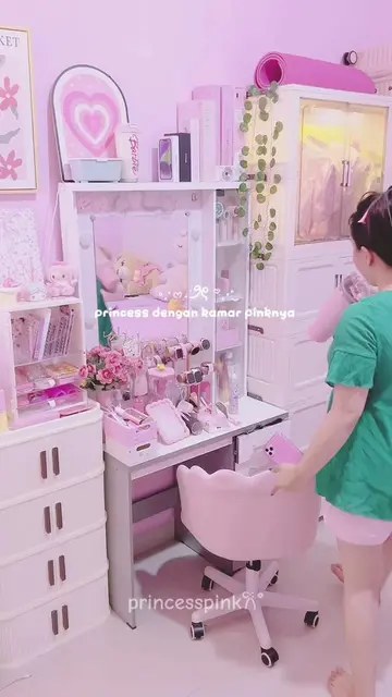 betah seharian dikamar🌷✨ #kamarpink #kamaraesthetic #roomdecor #RoomTour #kamar